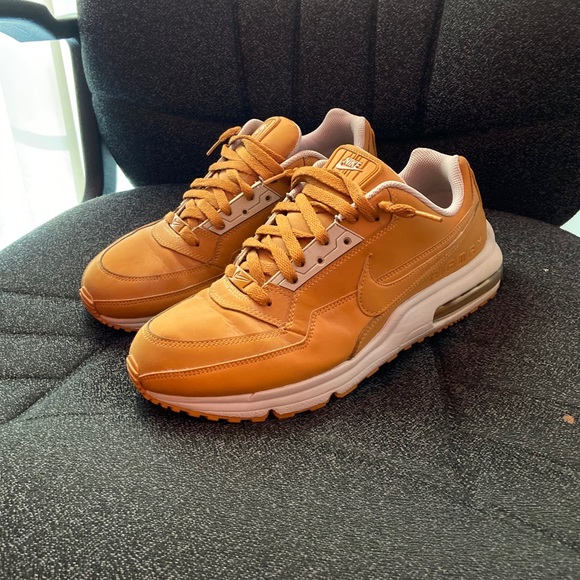 air max tan